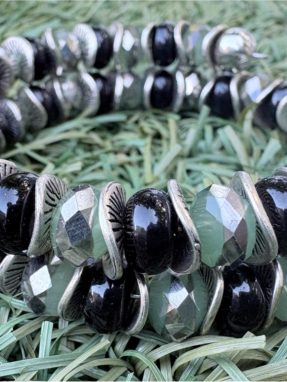 Black and Green Beaded Memory wire  Bracelet - Unbranded Women Jewelry